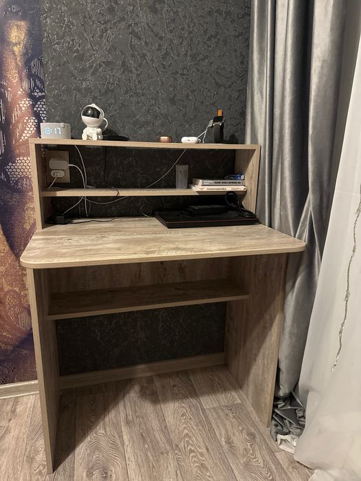 Письменый стол школьный