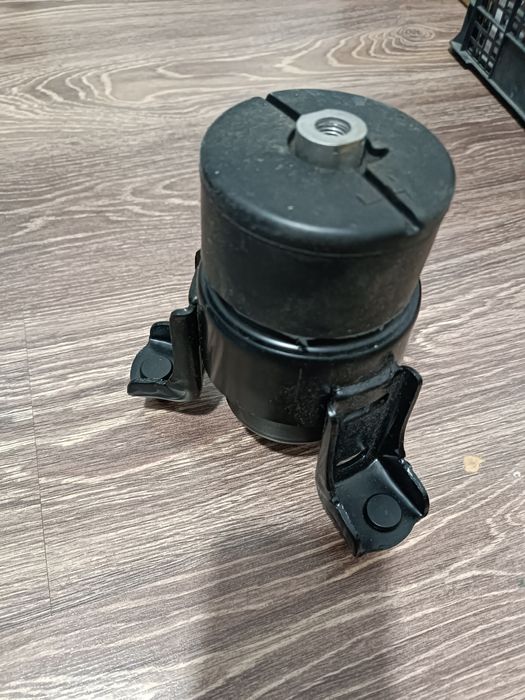 Подушка двигателя передняя 2AZ-FE