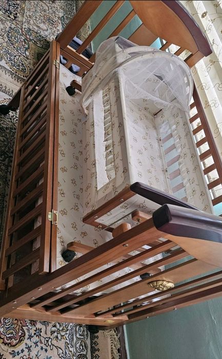 Детская кроватка