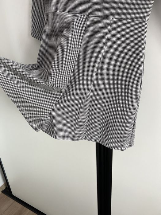 Salopeta/rochita cu pantalon Marimea S/M