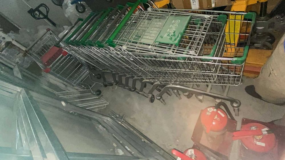 Продам мебель и прочие товары для магазина