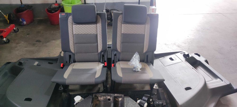 Set conversie scaune de la 5 la 7 locuri touran 1T2 cross 1.4 BMY