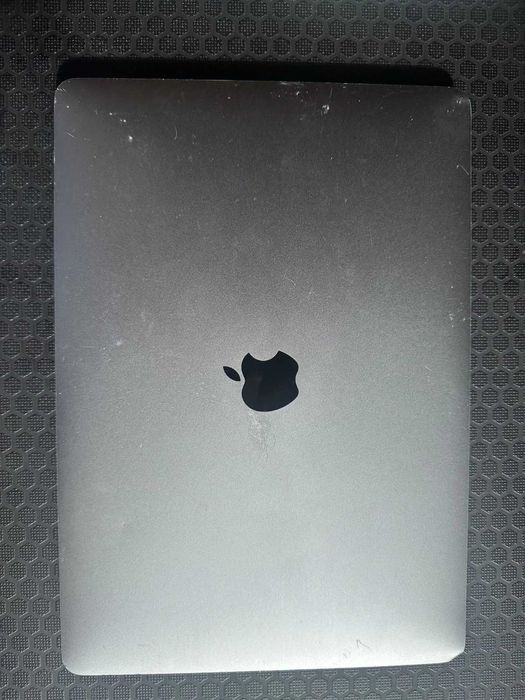 MacBook Pro 2020 13 Inch intel I5, 16GB RAM, 500GB 4 ports