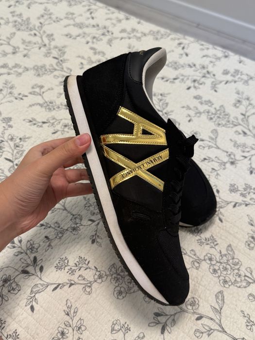 Продам кроссовки Armani Exchange