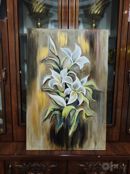 Oltin nurdagi liliyalar (Lily)
