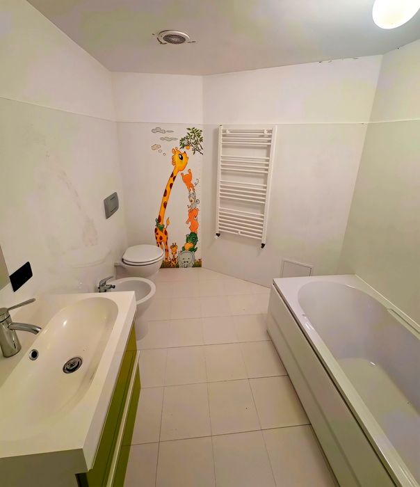Casă deosebită în Găvana – Platou, zonă rezidențială liniștită