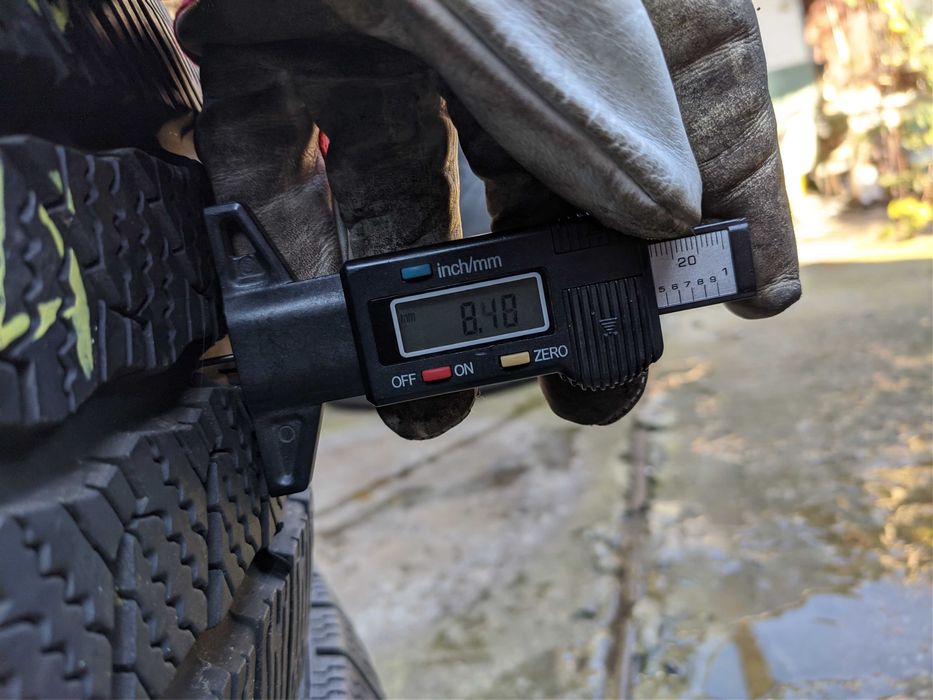 2бр Зимни гуми за бус 215 60 17 С - Continental - DOT 2024