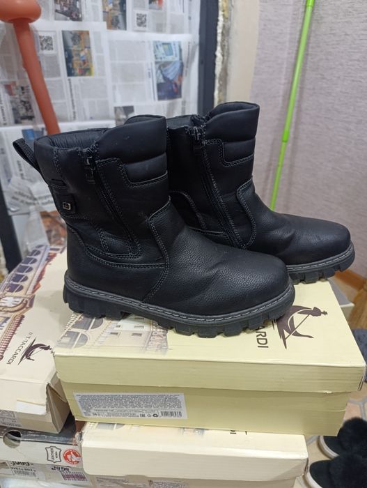 Срочно продам обувь для