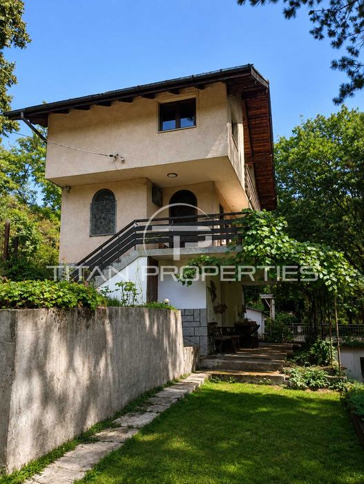 Вила за продажба в с. Батулия