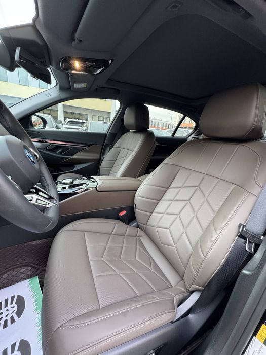 Bmw i5 35L/ 13000km probeg