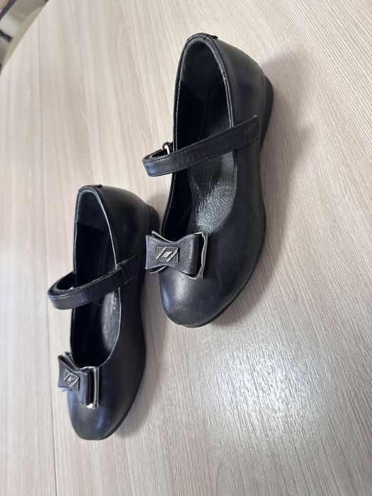 Туфли на девочку 30 и 32 размер