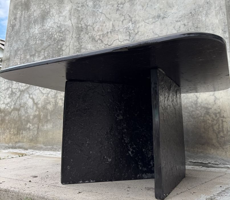 Masa din piatra naturala pentru living + ceas de perete