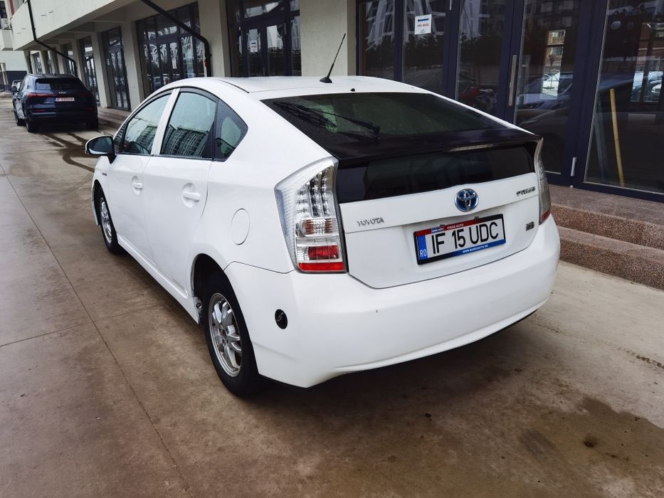 Toyota Prius automat din 07/2011 - Hybrid cu GPL montat recent !