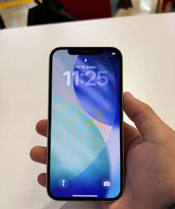 Iphone 12 в хорошем состоянии