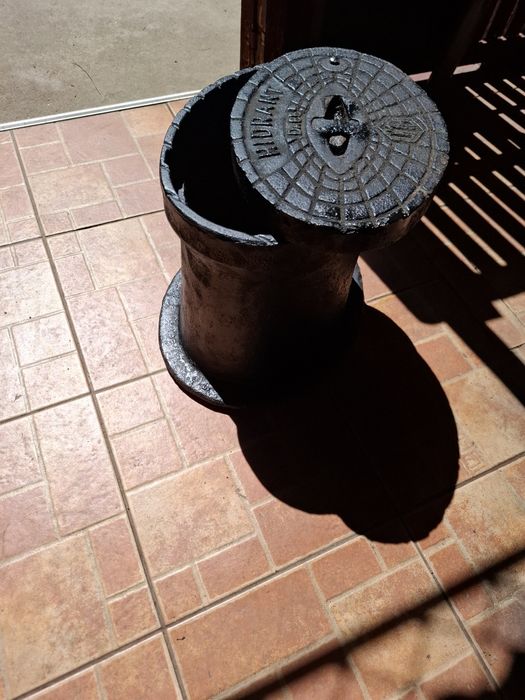 Cutie Hidrant din fonta pentru gradina
