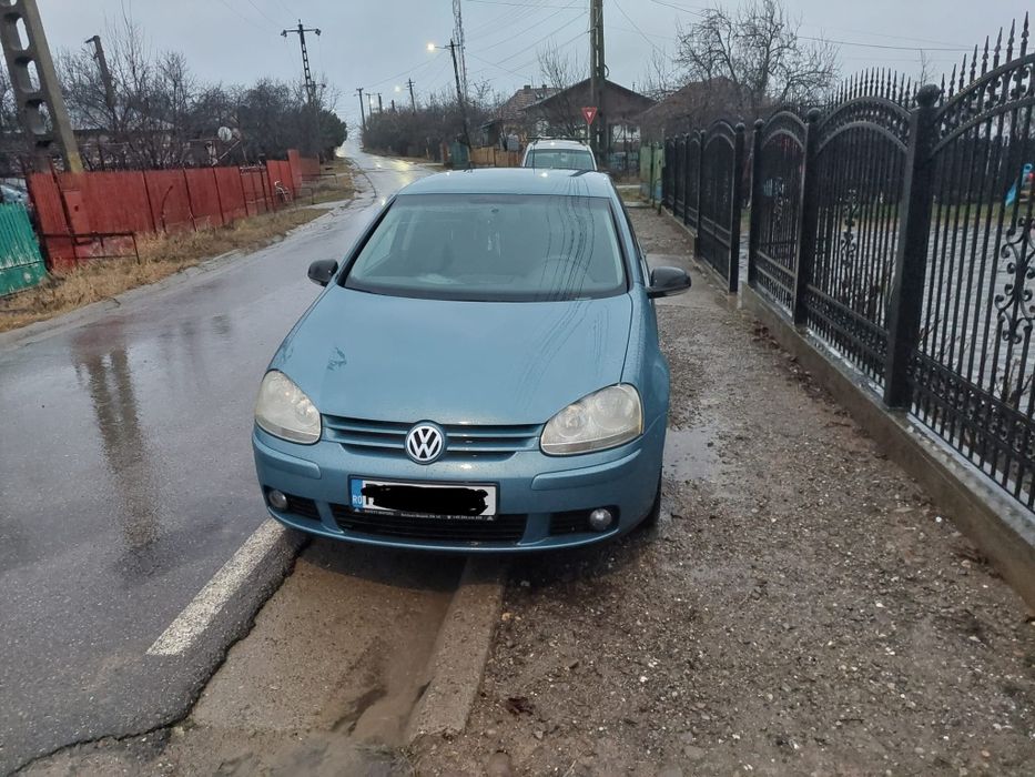 Vând Volkswagen Golf 5