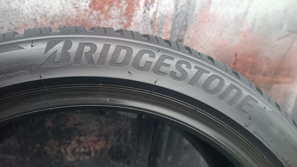 225/45/19 Bridgestone