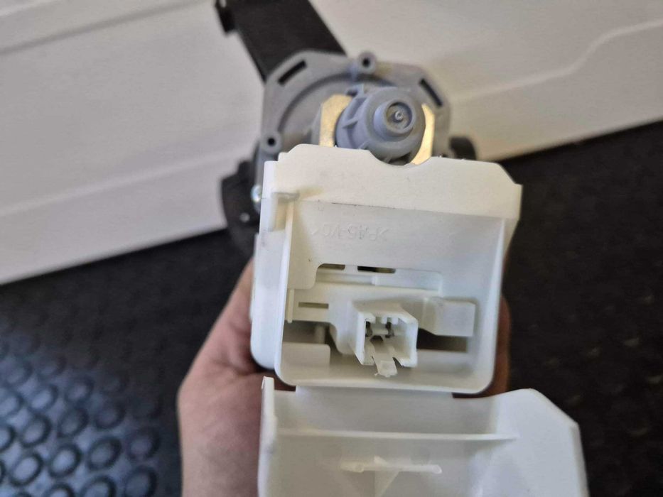 Pompa evacuare completa masina de spalat verticala Whirlpool seria TDLR 481073071153 / C2