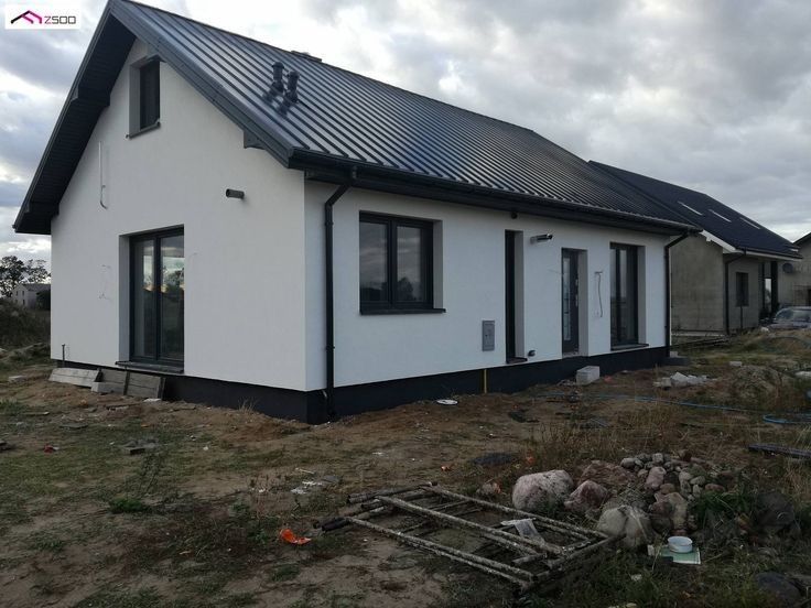 Vand case pe structura metalica învelite cu panouri sandwich 70mp