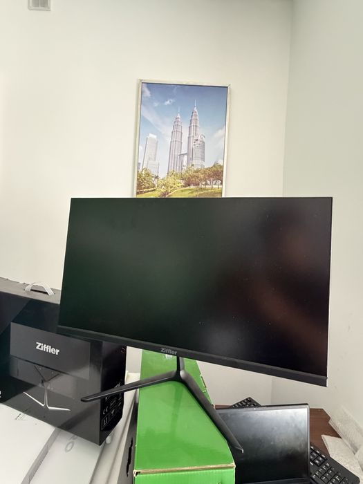 Manitor ZIFFLER 22 dyum ips FHD 100Hz 55dollir optomga