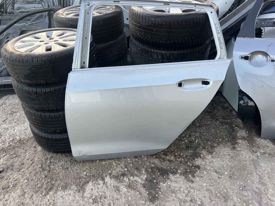 Задна дясна и задна лява врата VW Golf 8 комби