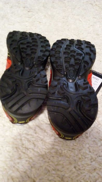Продам кроссовки LOTTO.