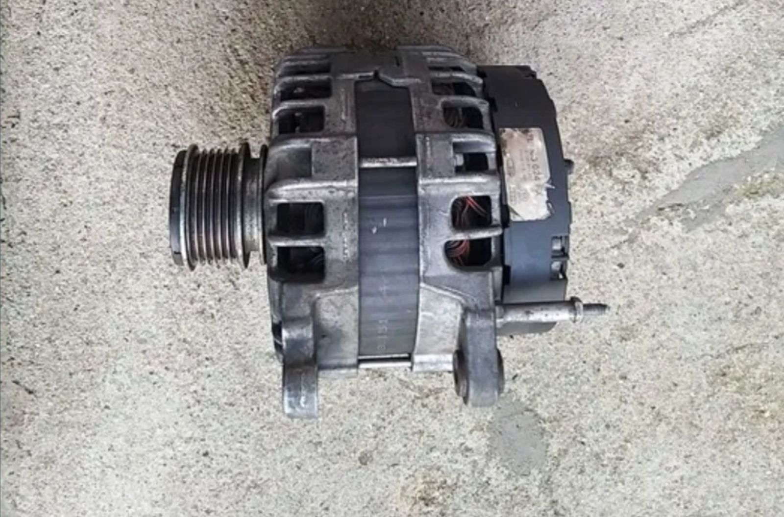 Части за vw passat B6 B7 B8 кори за врати алтернатор лайсни гр. София ...