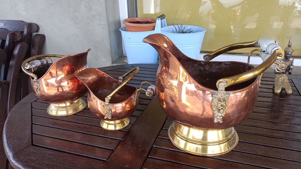 Set 3 buc. scuttle/coal-hod din cupru & alamă – decor vintage
Descrier