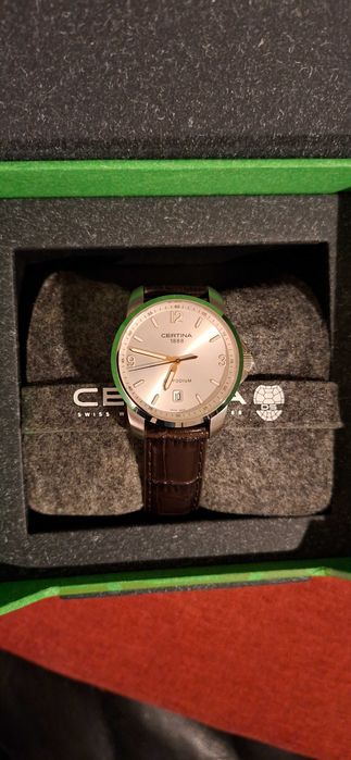 Продавам чисто нов часовник Certina