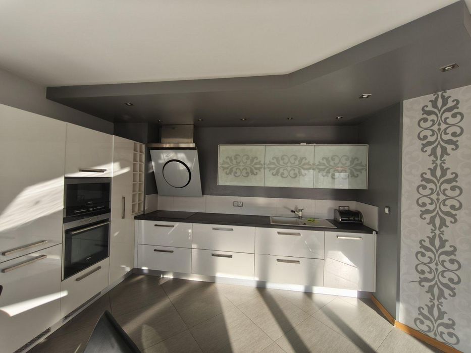 Дава се под наем Тристаен апартамент в Пловдив, Кършияка - 94 кв.м за 600 € - Снимка #3