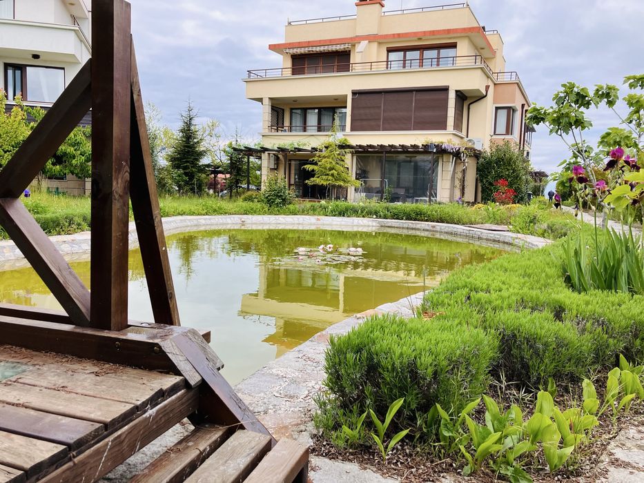 Дава се под наем Двустаен апартамент в Черноморец - 72 кв.м за 561 € - Снимка #3