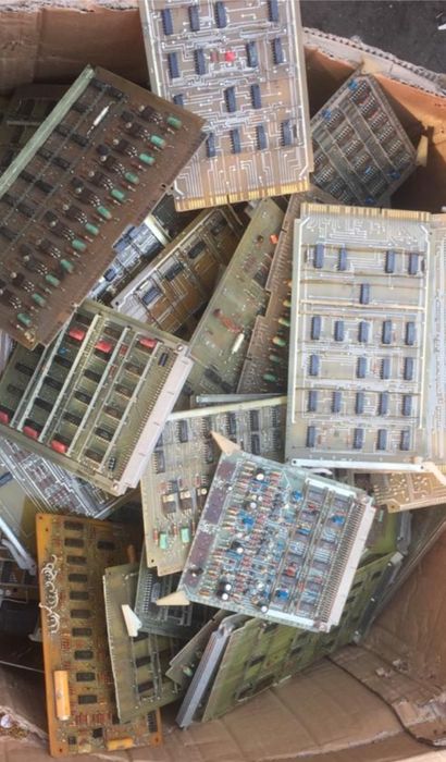 Принимаем платы и радиодетали