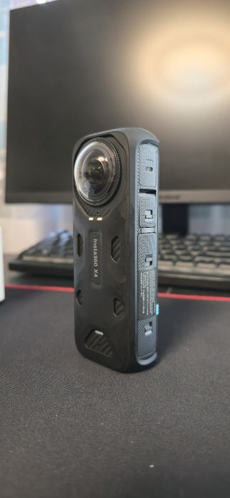 Cameră Insta 360 X4 8K