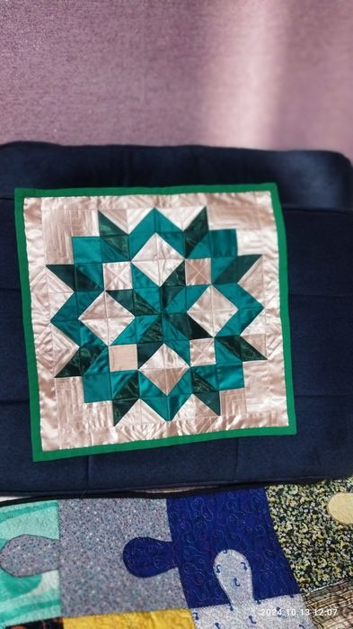 Покрывало и наволочки на диван в стиле пэчворк