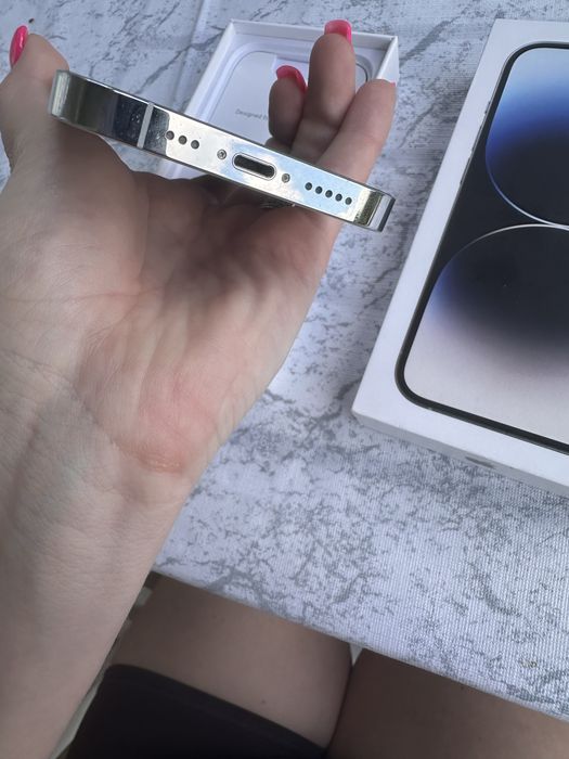 Продавам Iphone 14 pro 128 gb