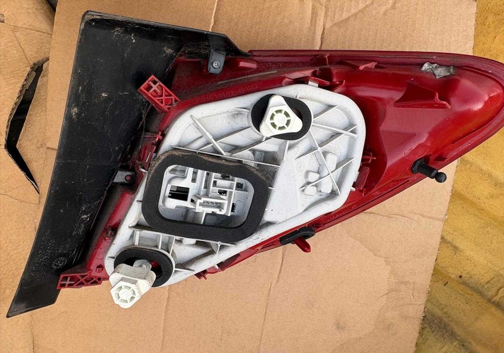 Lampa stop tripla stanga spate Opel Meriva  B 13253627