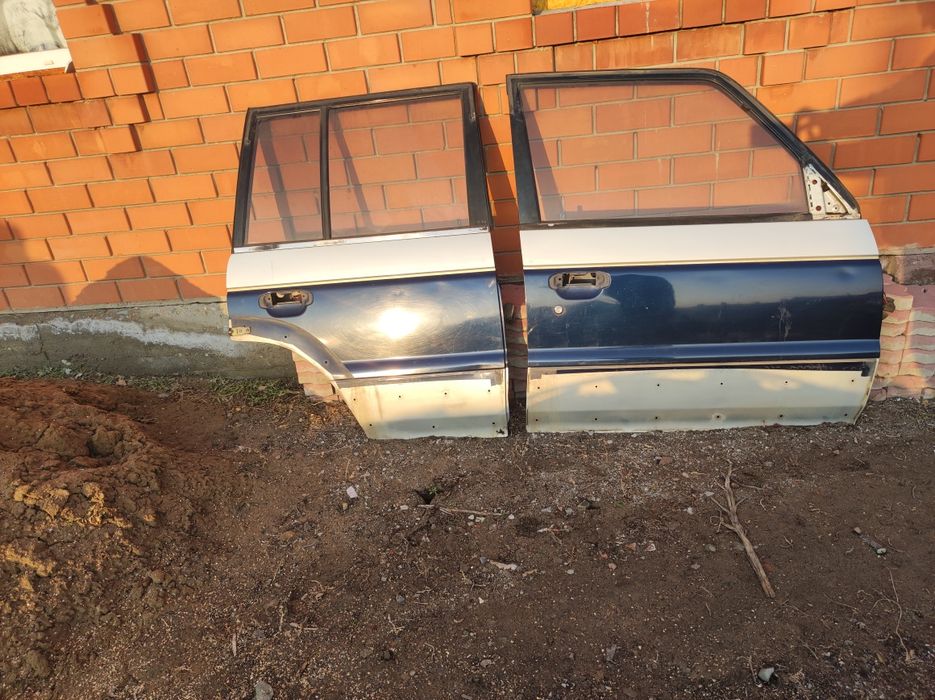 Продам двери Митсубиси поджеро.