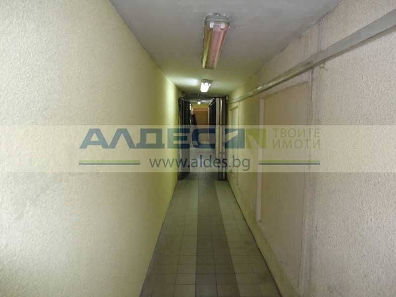 Дава се под наем Магазин в София, Орландовци - 330 кв.м за 1500 € - Снимка #5