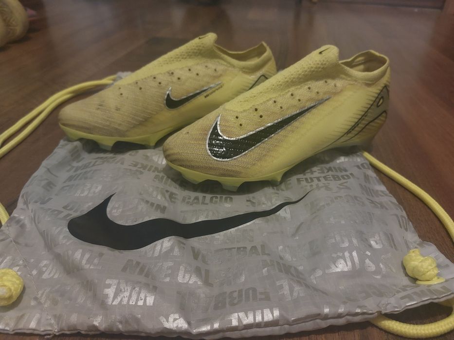 Ghete de fotbal nike