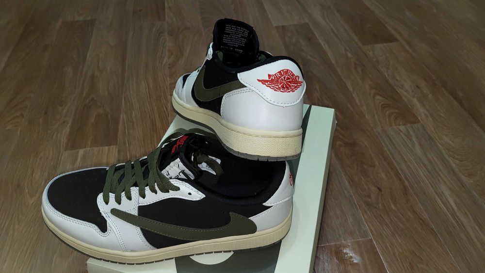Кроссовка Jordan 1 Low Travis Scott