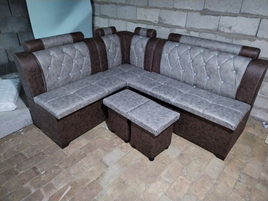 Кухонные уголки размер побольше