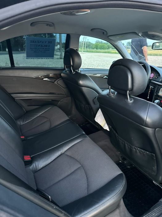 Mercedes E220 2003