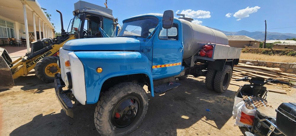 Gaz 53 vodavoz sotiladi