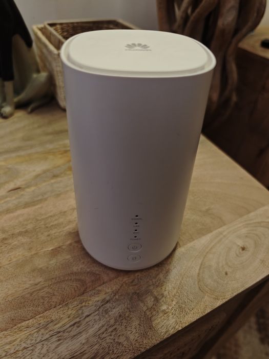 Huawei 4G/LTE Интернет рутер B528s-23a . ОТКЛЮЧЕН