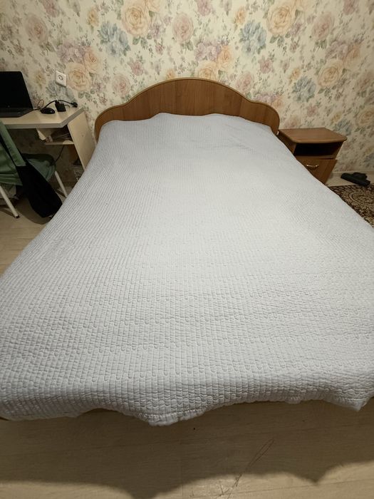 Продам спальный гарнитур