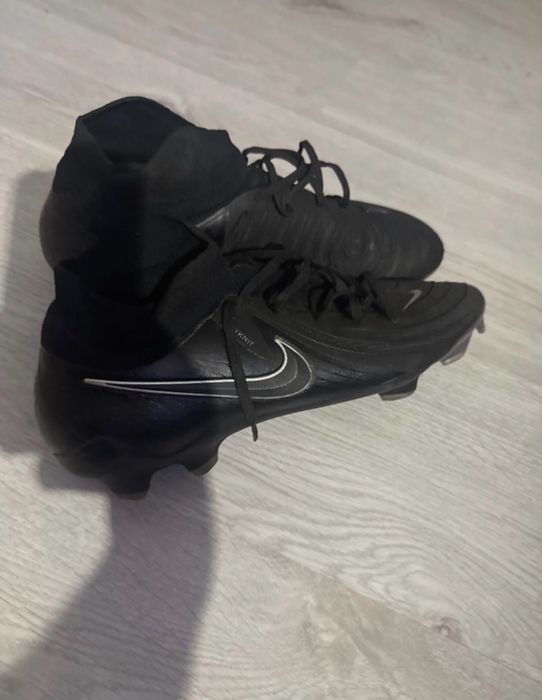 Ghete de forbal nike marimea 42,5
