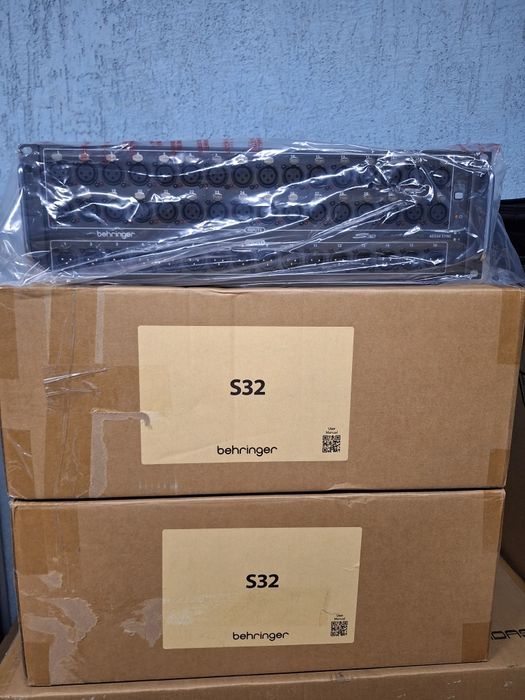 Cтейдж бокс Behringer S32