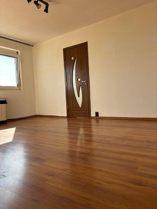 Vand apartament 14 Mai