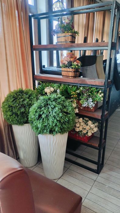 Столы, диваны для кафе