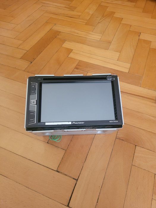 Pioneer аудио система с блутут и задна камера